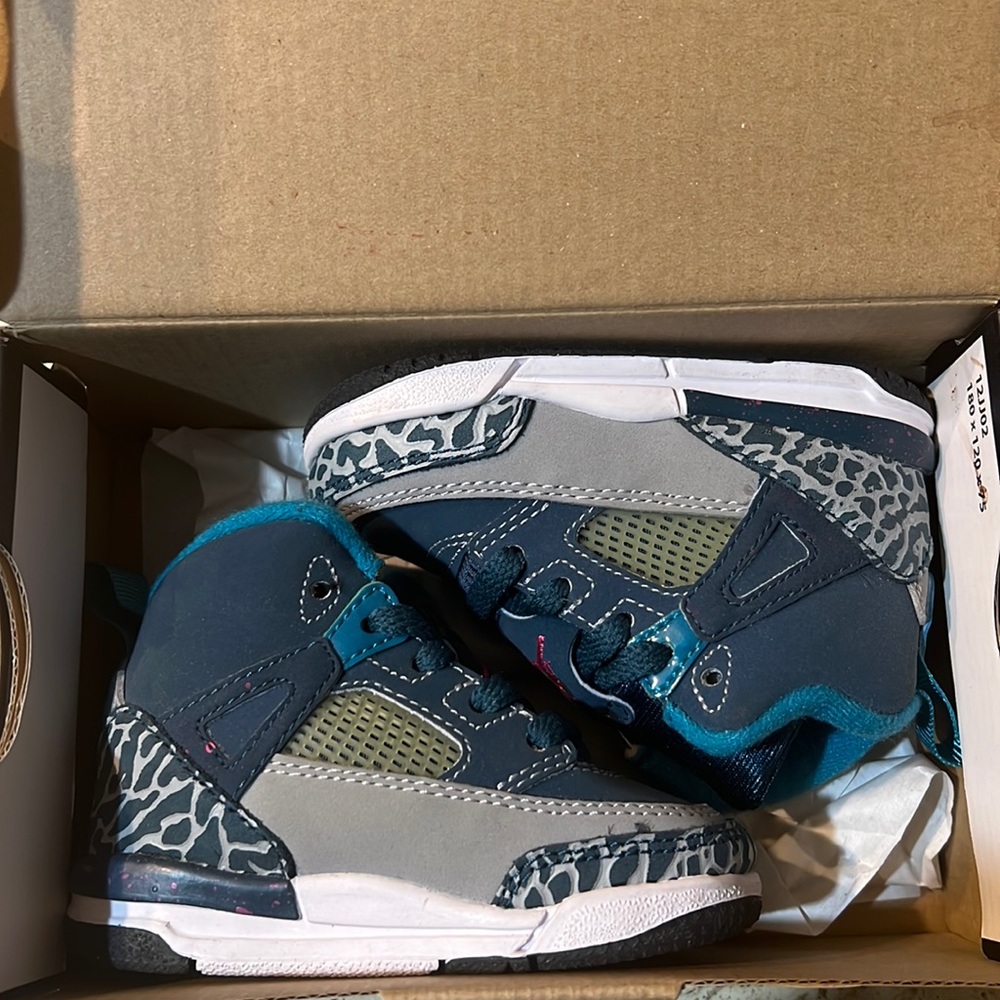 Air Jordan Spizike Size 4C Space Blue Pink Grey 317701-407 PreOwned With Box